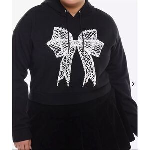 Hot Topic Cosmic Aura Delight In The Darkness Bow Crop Hoodie Black Plus Size 2